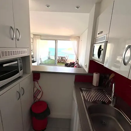 Front De - Luxe Lägenhet *